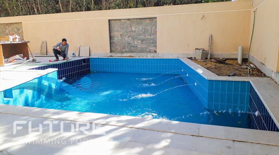 حمام سباحة سكيمر